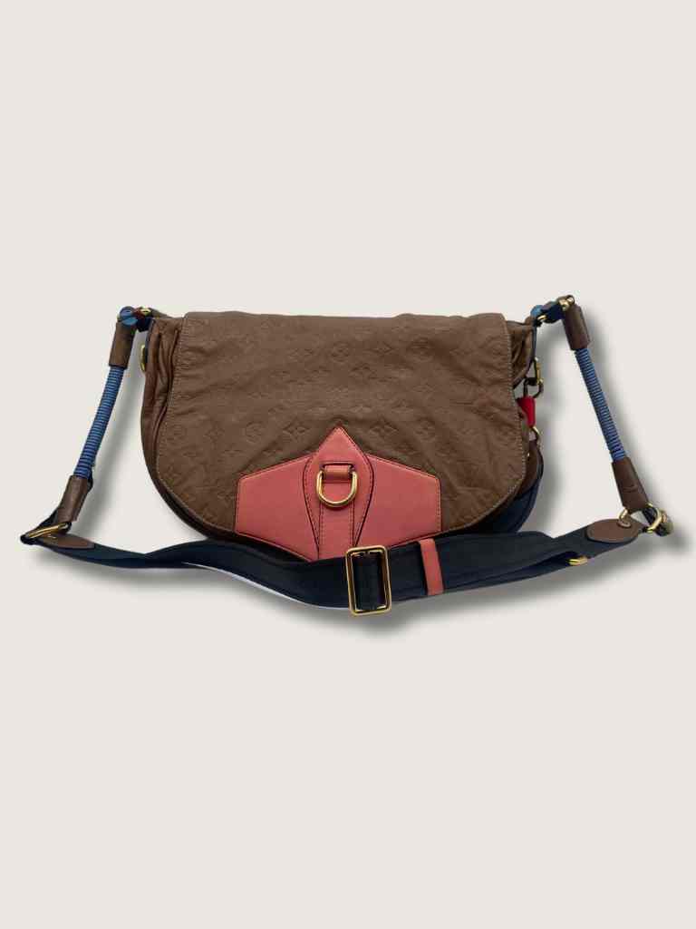 LOUIS VUITTON Handbag