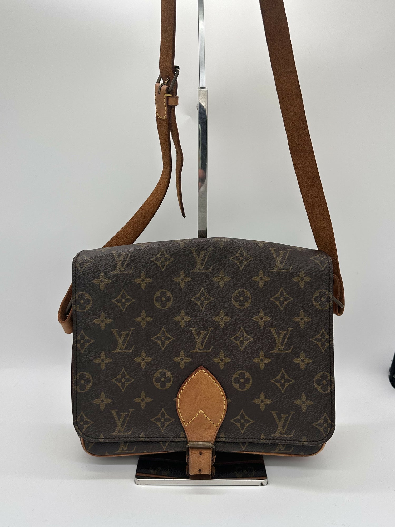 LOUIS VUITTON Handbag