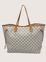 LOUIS VUITTON Excellent: This item is gently used Handbag