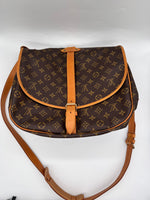 LOUIS VUITTON Handbag