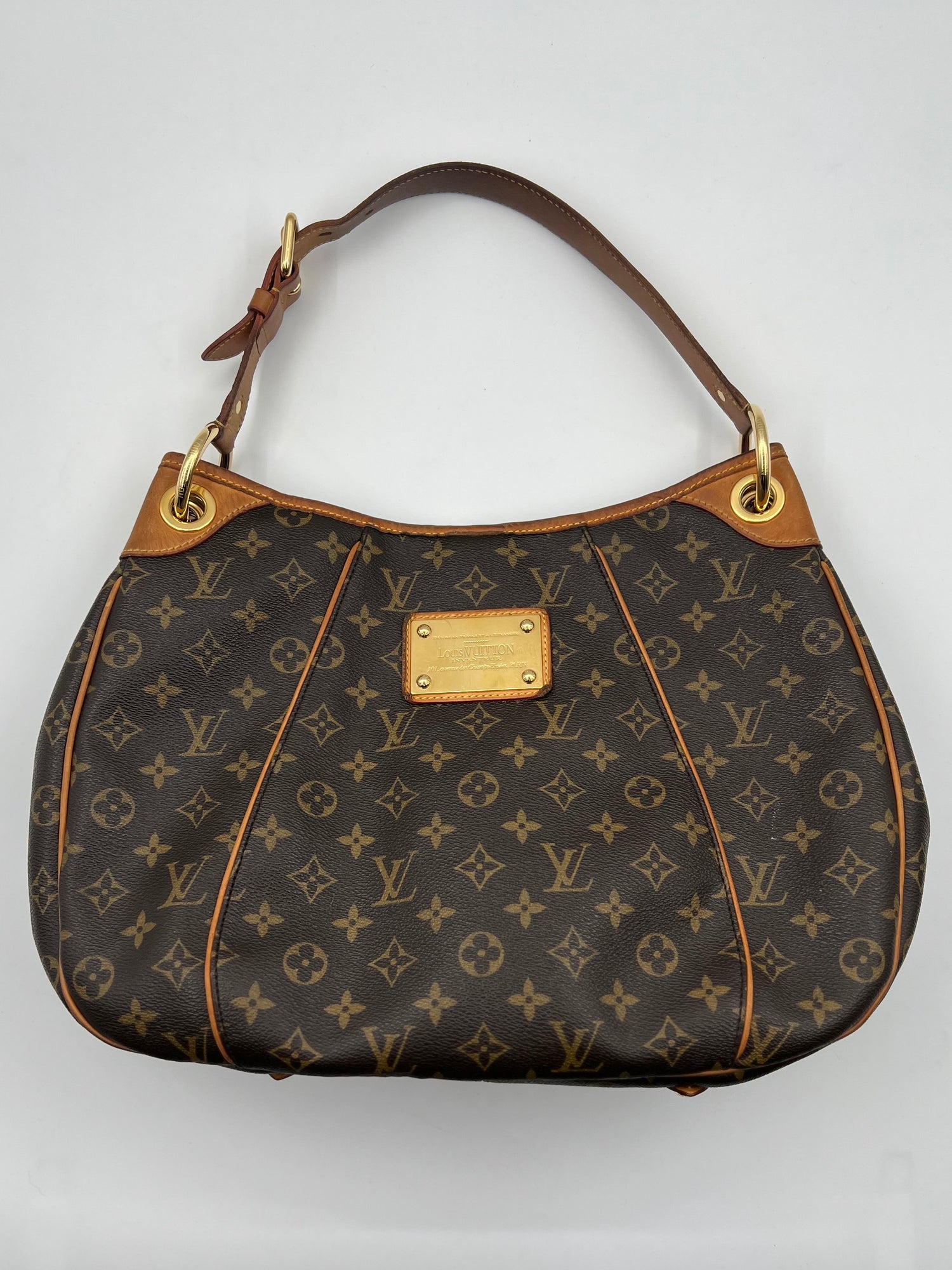 LOUIS VUITTON Handbag