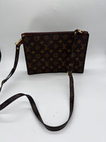 LOUIS VUITTON Handbag