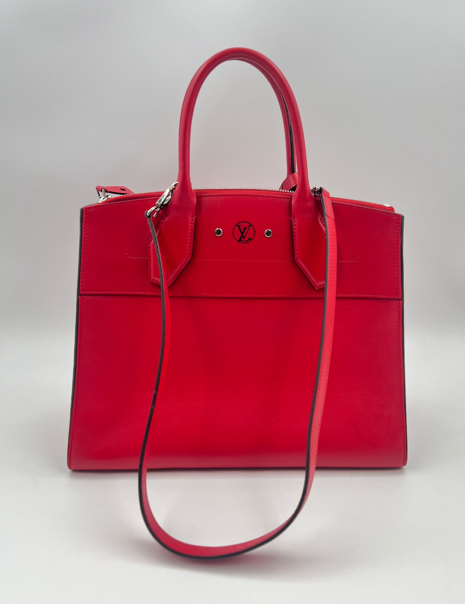 LOUIS VUITTON Handbag
