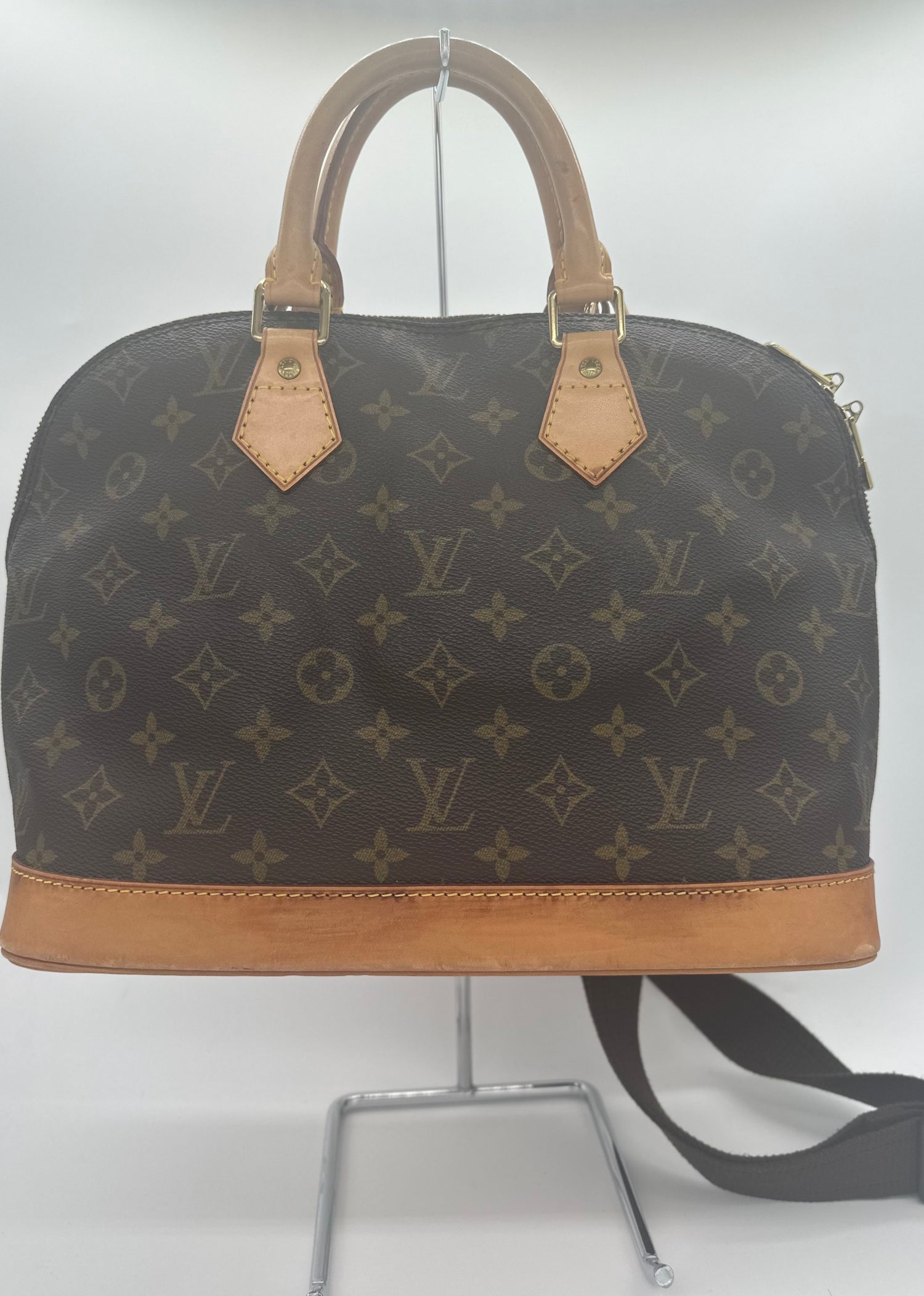 LOUIS VUITTON Handbag