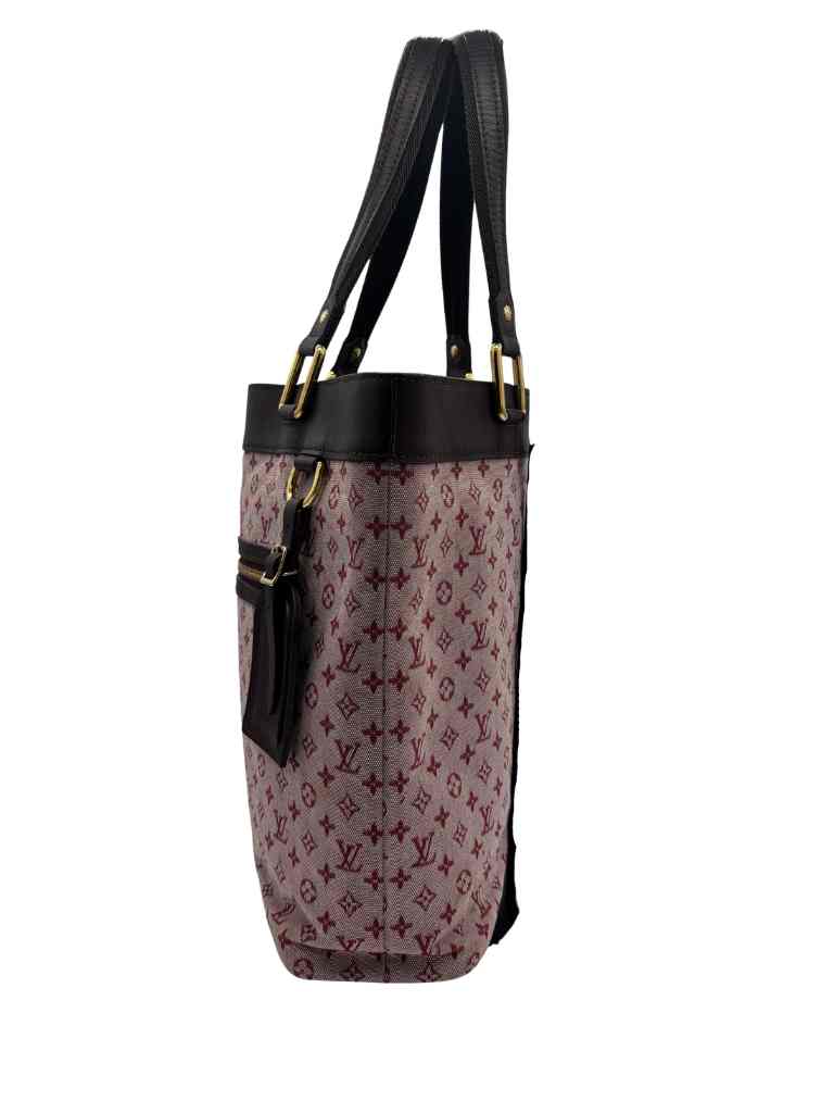 LOUIS VUITTON Handbag