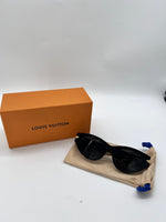 LOUIS VUITTON Like New / NWOT: Item is pristine Sunglasses