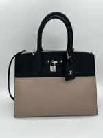 LOUIS VUITTON Fair / Well-Loved: Item shows wear Handbag