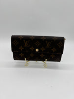 LOUIS VUITTON Excellent: This item is gently used Wallet