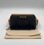 LOUIS VUITTON Like New / NWOT: Item is pristine Wallet