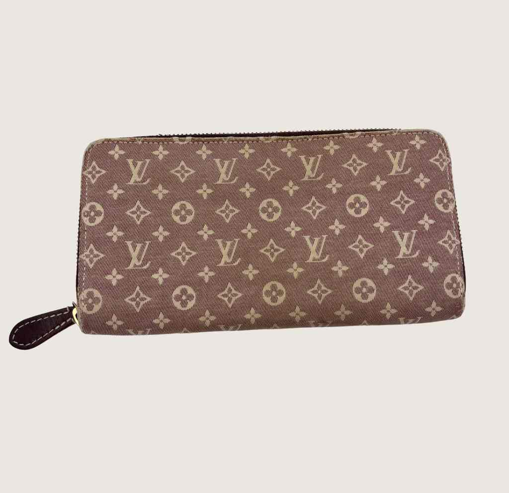 LOUIS VUITTON Wallet