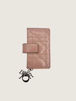 DIOR Excellent: This item is gently used Card Holder