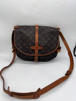 LOUIS VUITTON Handbag