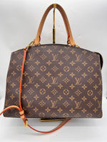 LOUIS VUITTON Handbag