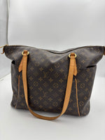 LOUIS VUITTON Fair / Well-Loved: Item shows wear Handbag