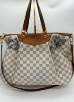 LOUIS VUITTON Good: Item has clear signs of wear Handbag