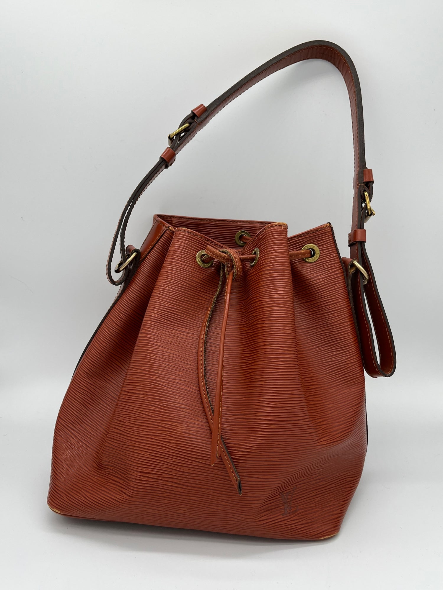 LOUIS VUITTON Handbag