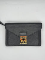 LOUIS VUITTON Excellent: This item is gently used Clutch