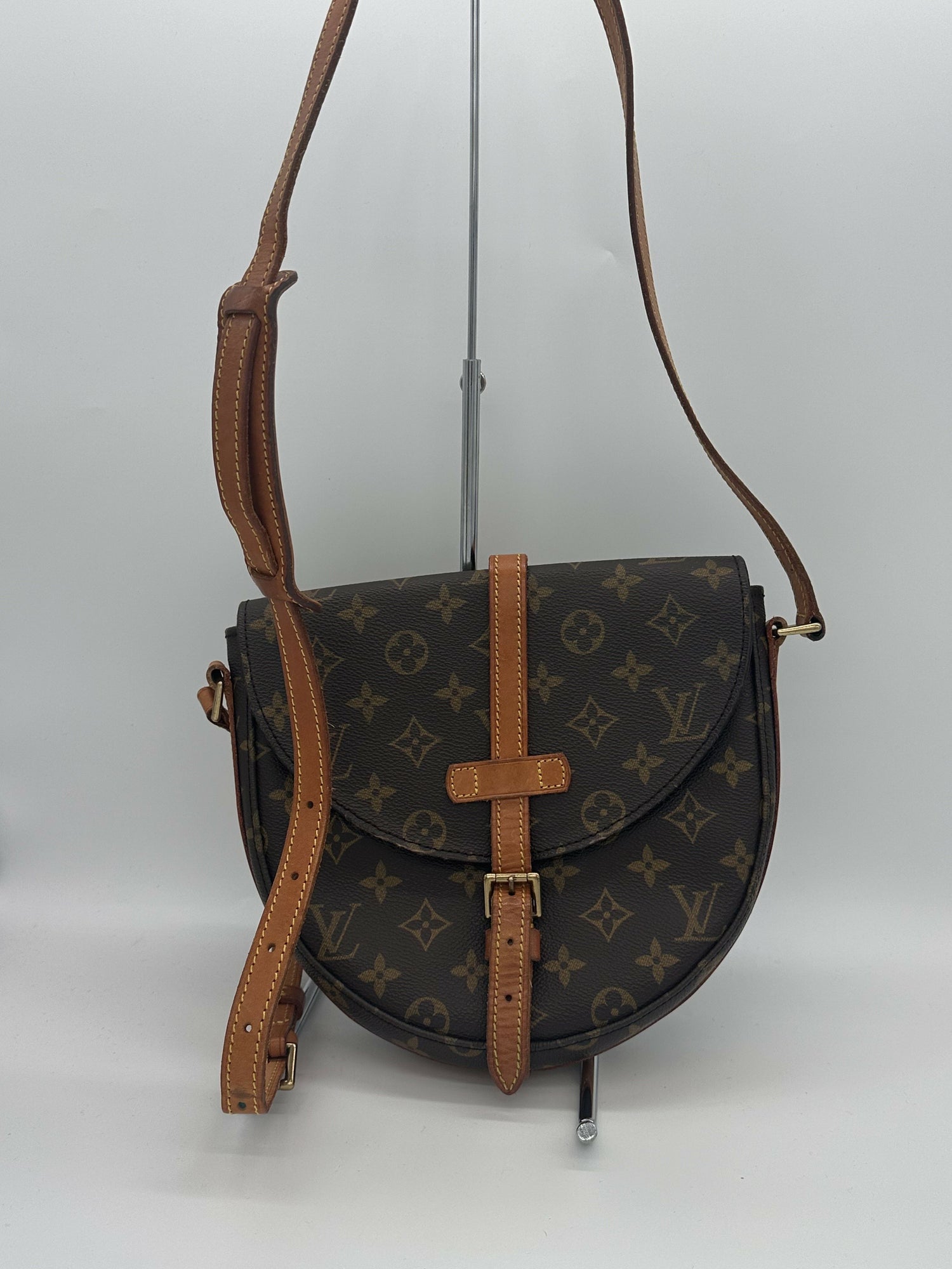 LOUIS VUITTON Handbag