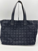 CHANEL Handbag