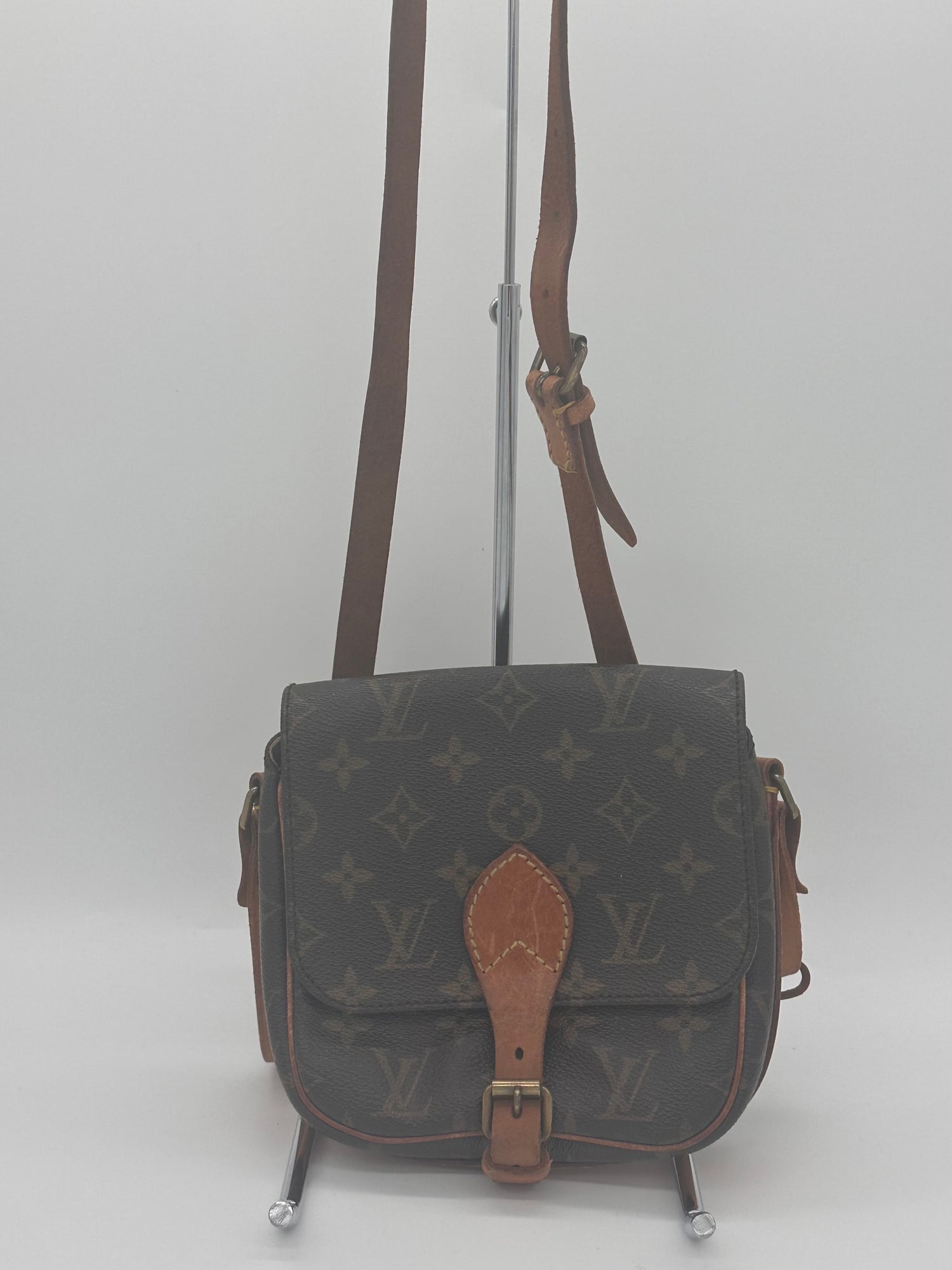 LOUIS VUITTON Handbag