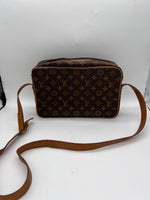 LOUIS VUITTON Handbag