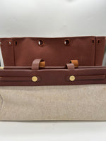 Hermes Excellent: This item is gently used Handbag