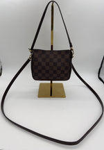 LOUIS VUITTON Excellent: This item is gently used Handbag