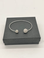 925 Sterling Silver Like New / NWOT: Item is pristine Bracelet