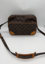 LOUIS VUITTON Handbag