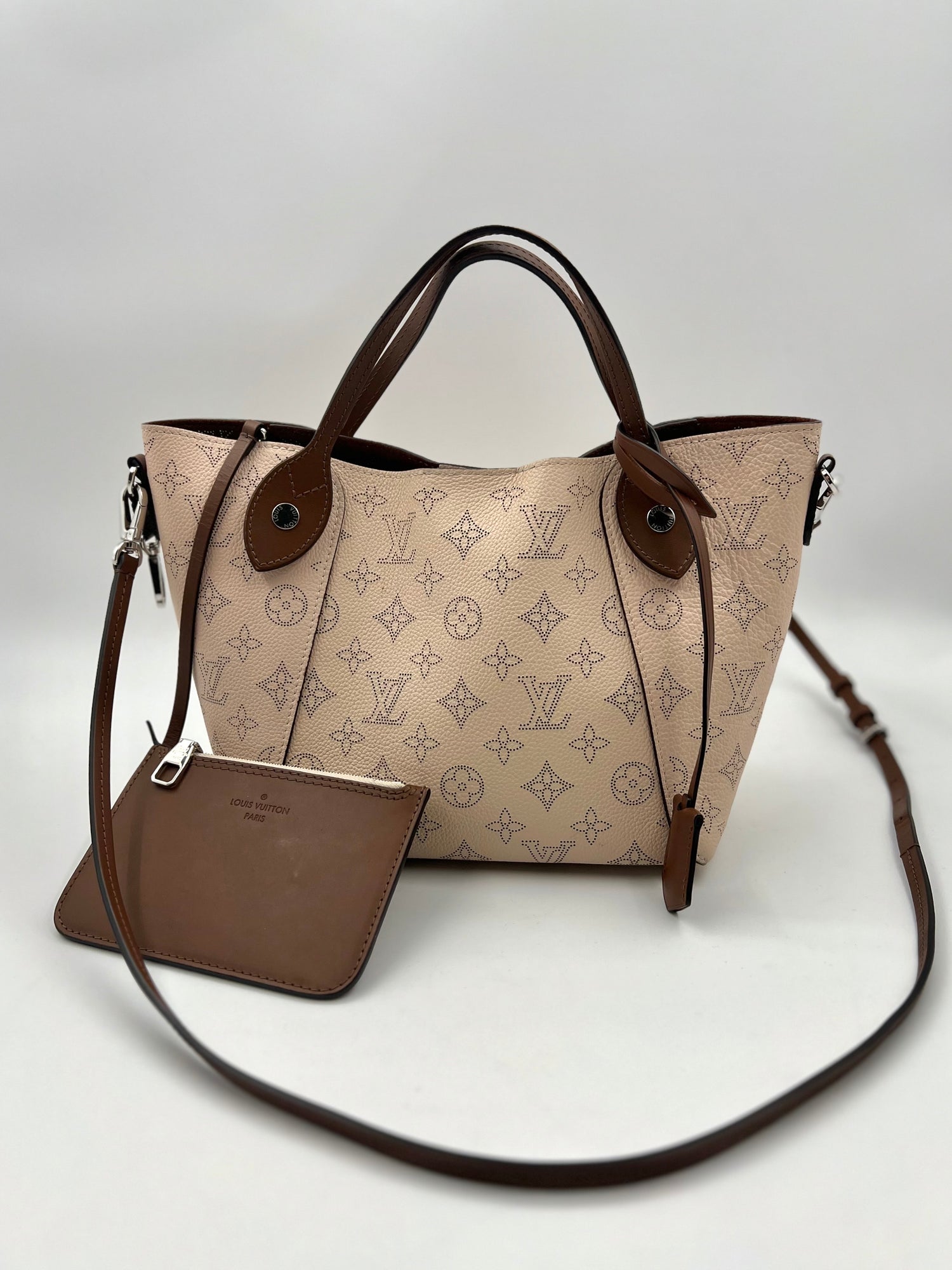 LOUIS VUITTON Handbag