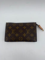 LOUIS VUITTON Fair / Well-Loved: Item shows wear Pouch