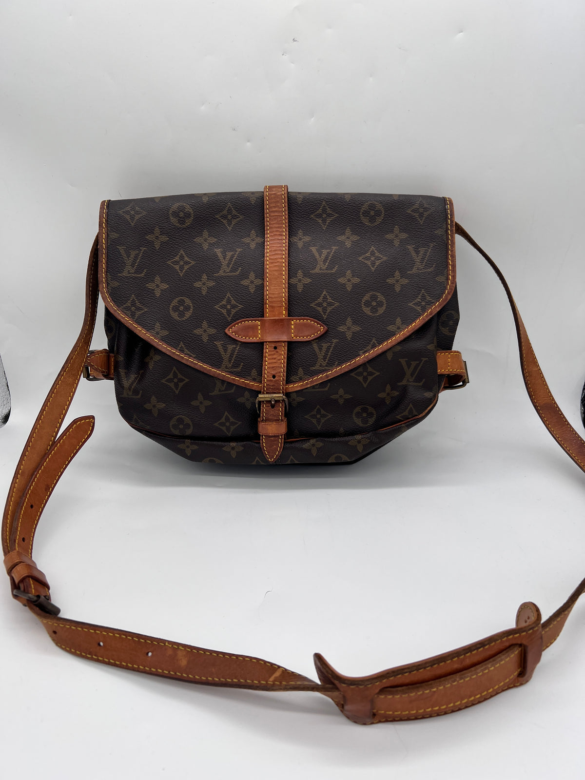 LOUIS VUITTON Handbag
