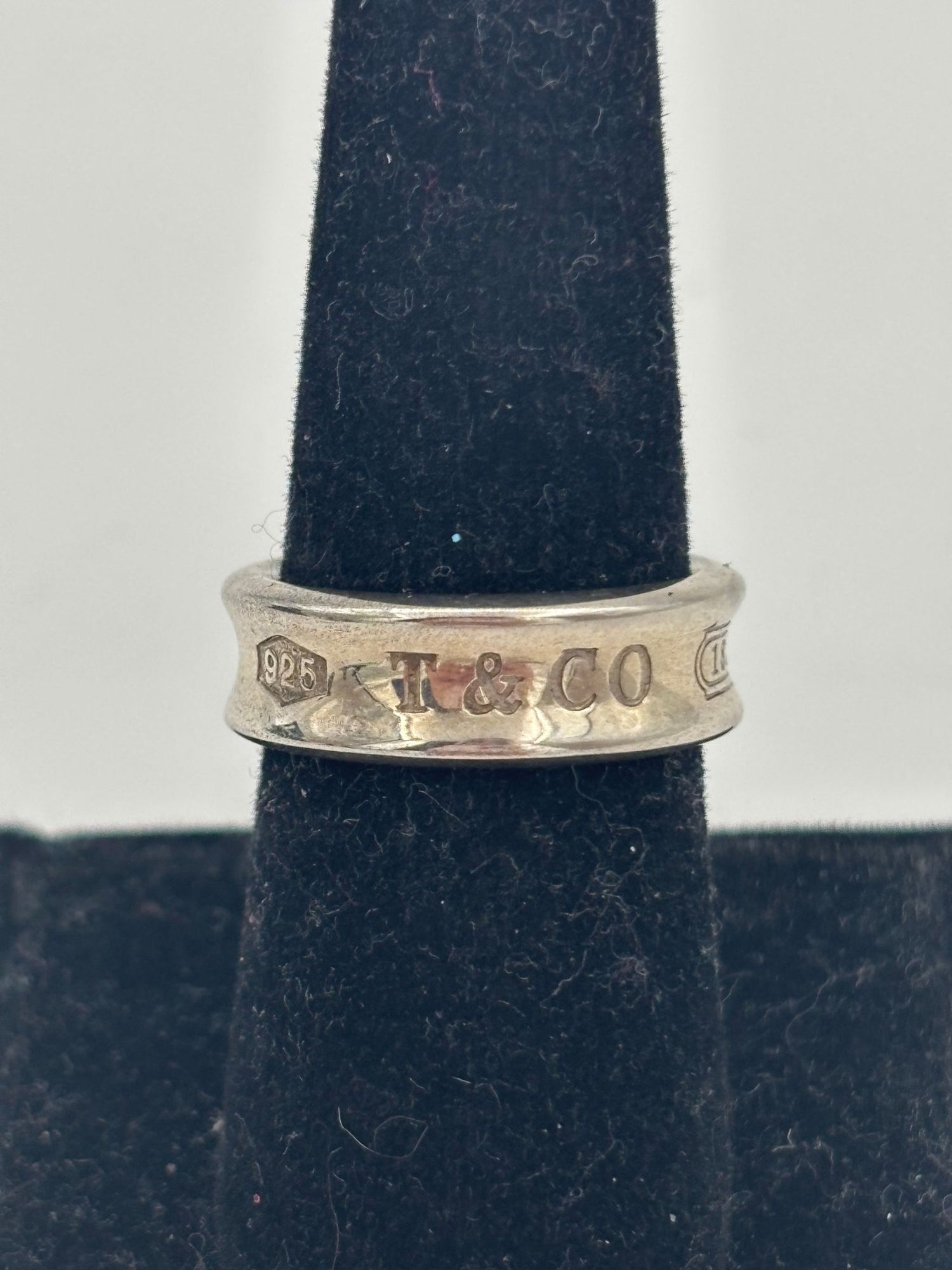 TIFFANY & CO 6 Excellent: This item is gently used Ring