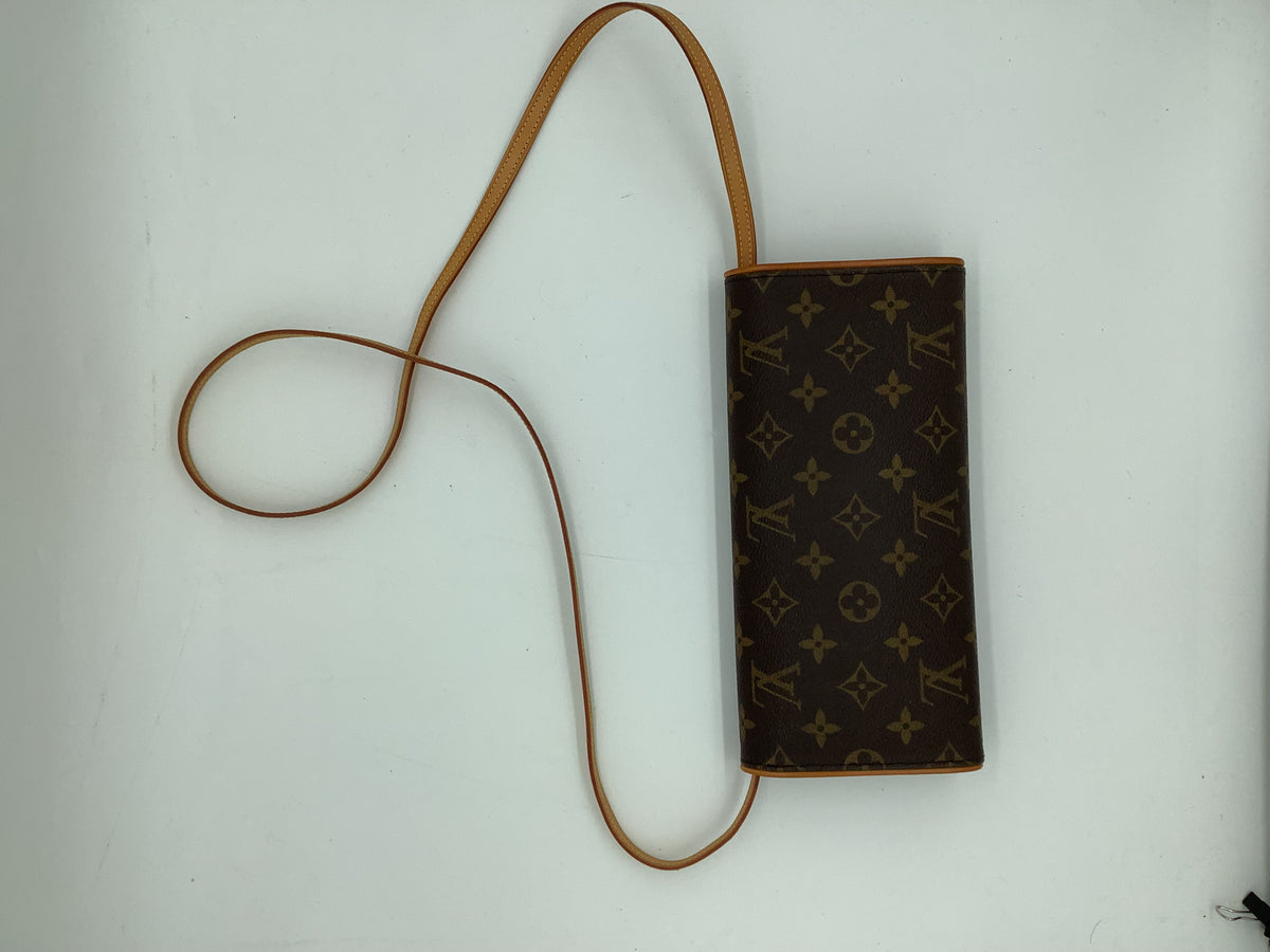 LOUIS VUITTON Handbag