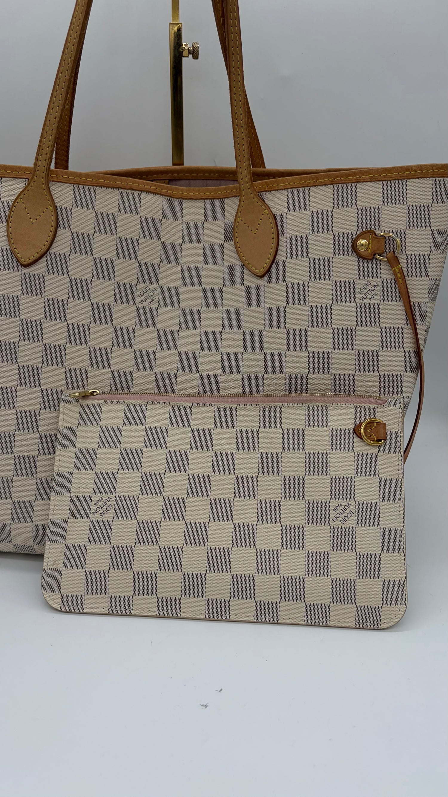 LOUIS VUITTON Fair / Well-Loved: Item shows wear Handbag