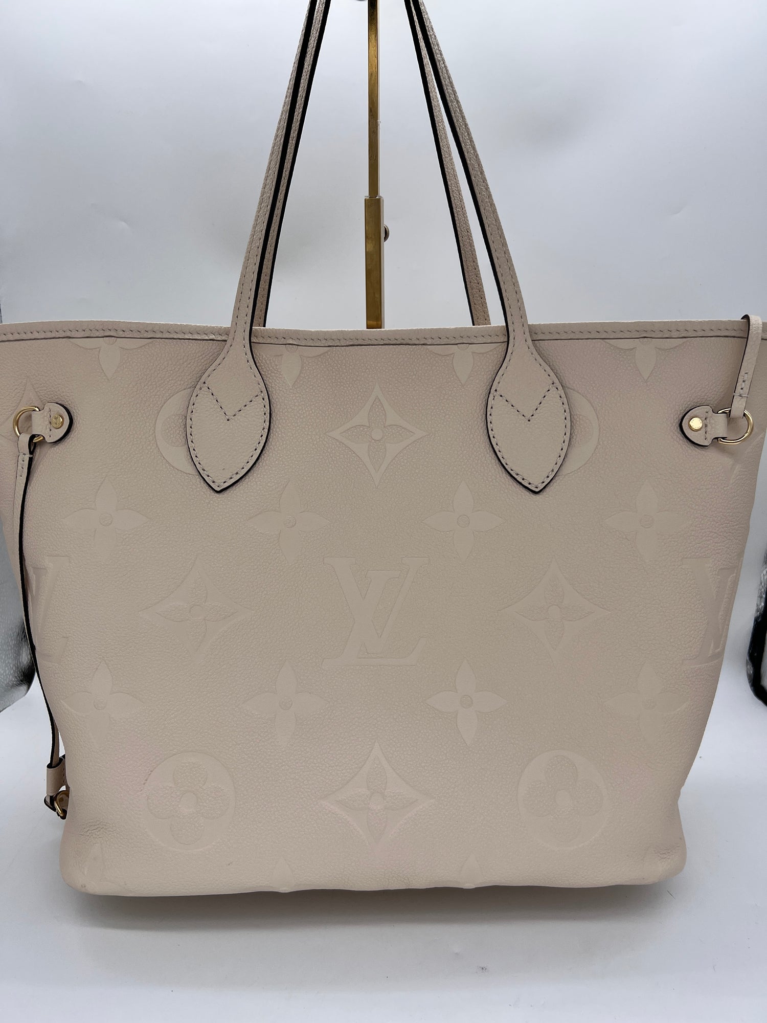 LOUIS VUITTON Handbag