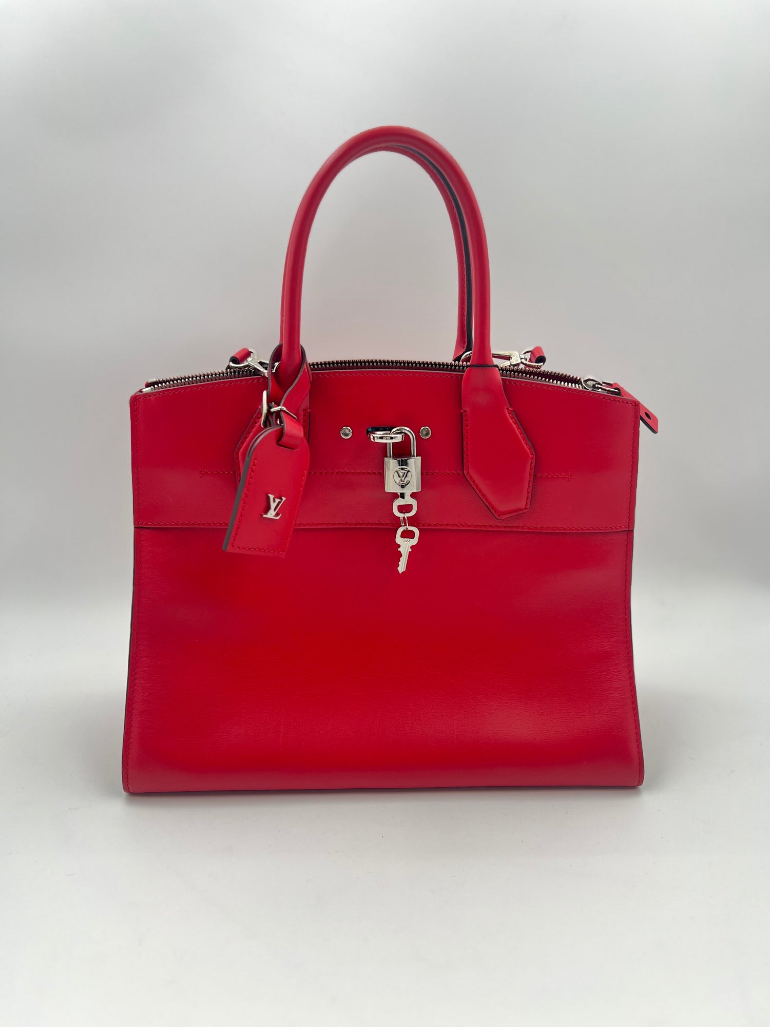 LOUIS VUITTON Handbag