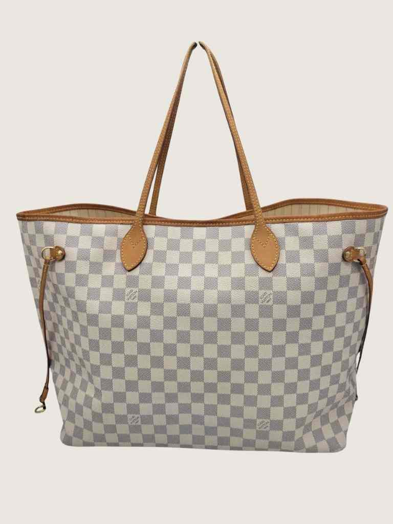 LOUIS VUITTON Excellent: This item is gently used Handbag