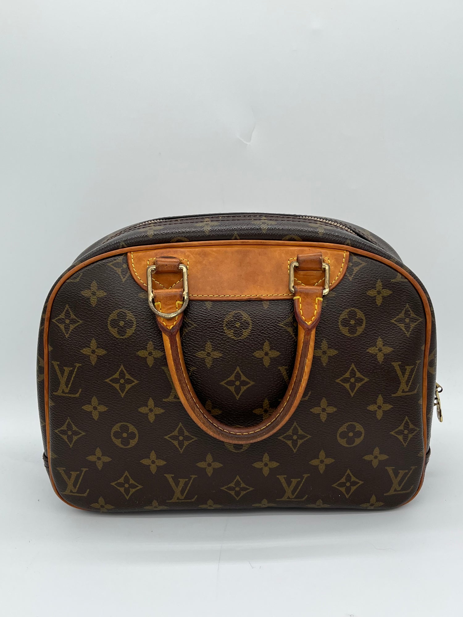 LOUIS VUITTON Handbag