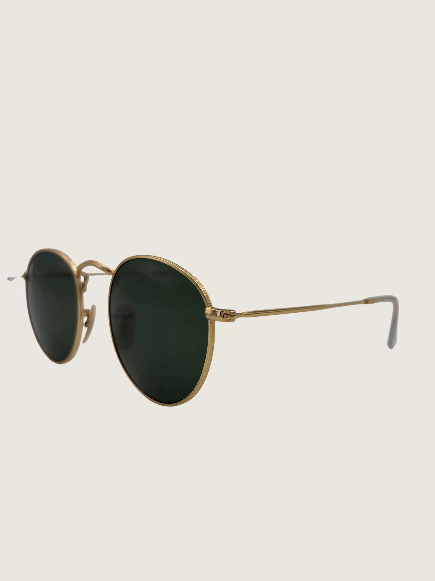 RAY BAN Excellent: This item is gently used Sunglasses