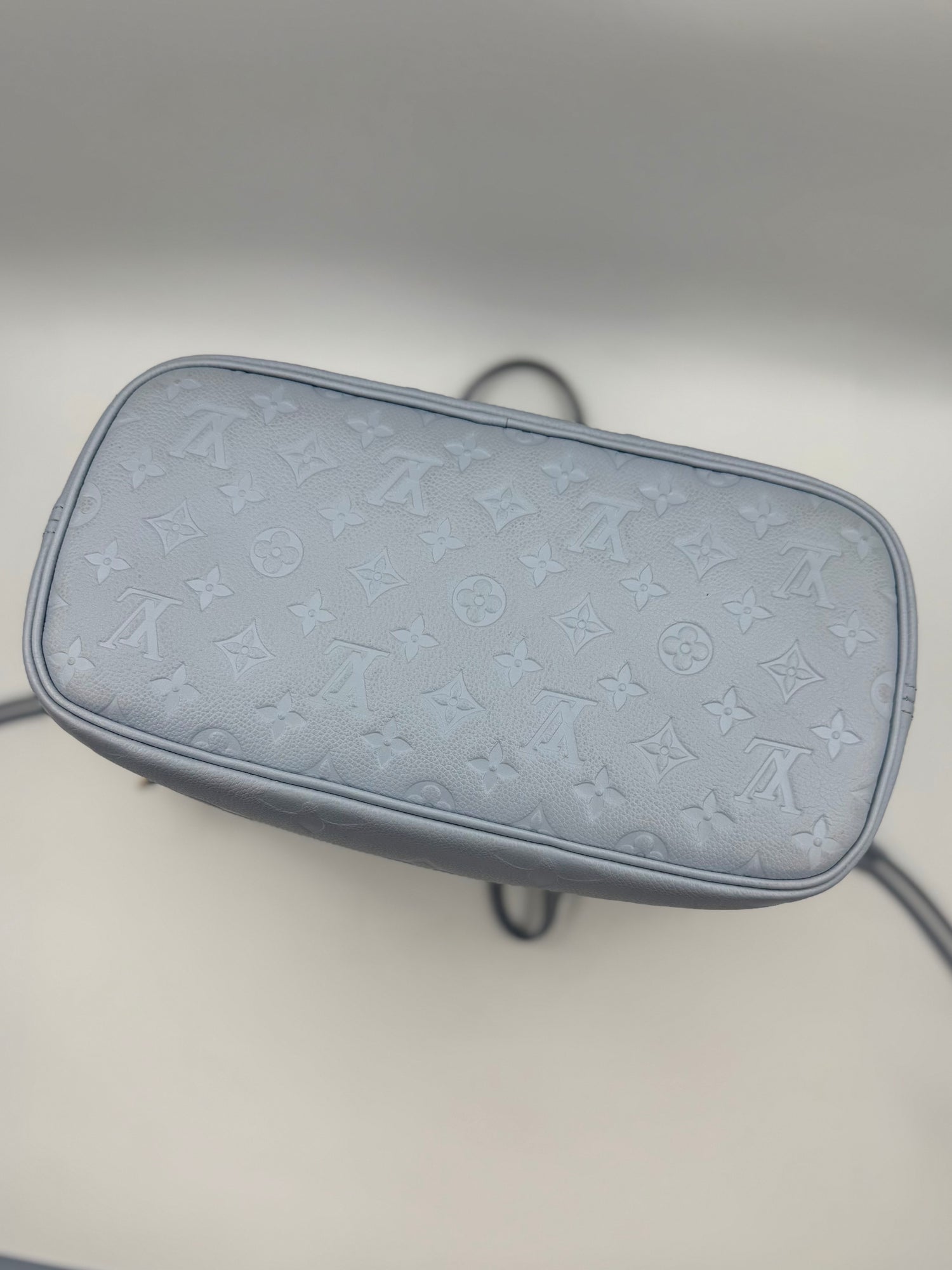 LOUIS VUITTON Neverfull MM Handbag