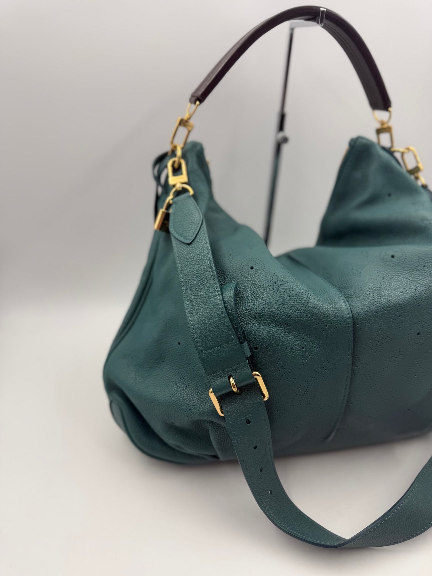 LOUIS VUITTON Lagon Mahina Selene MM w/ Strap (Good)