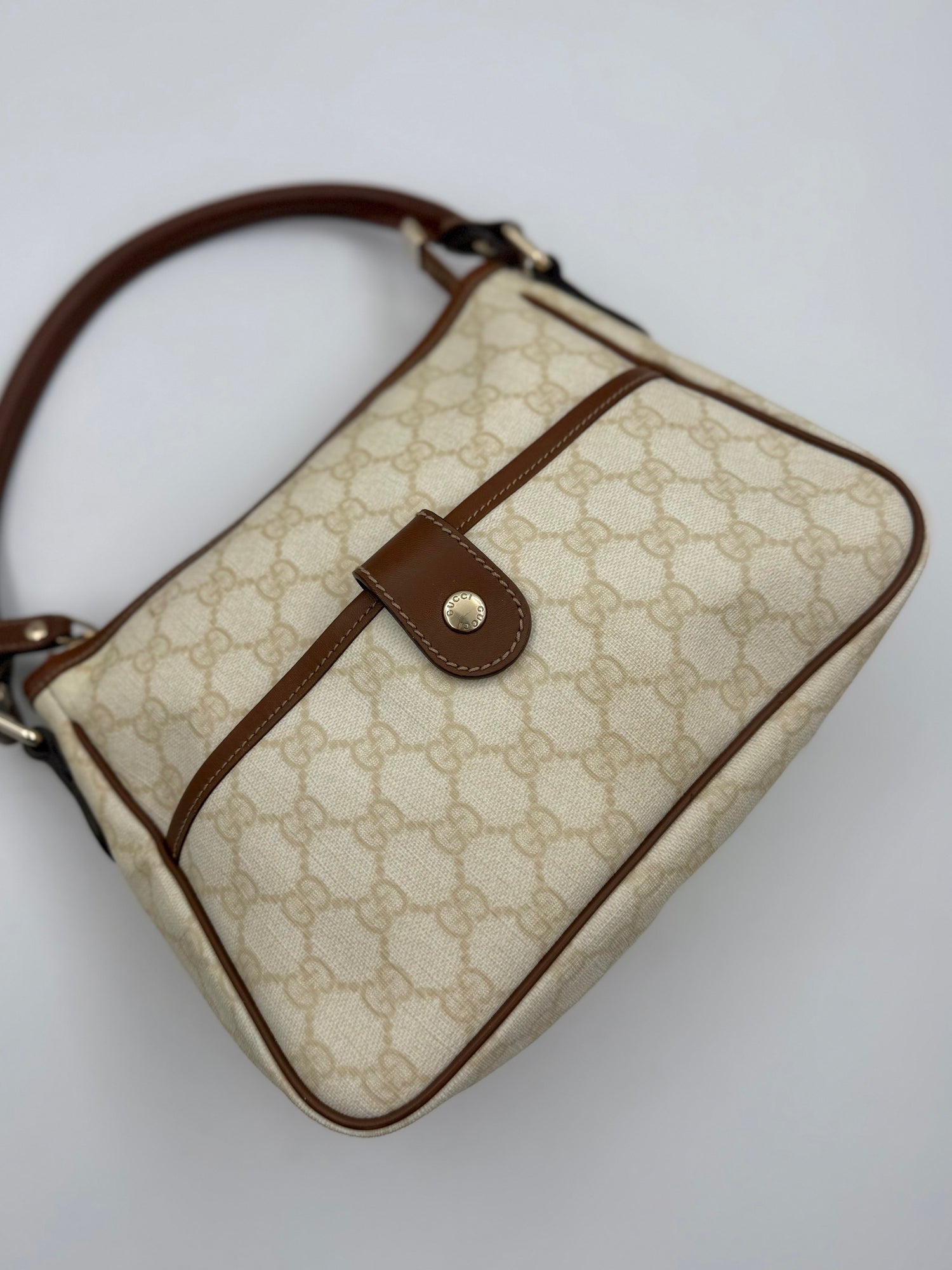 GUCCI Good: Item has clear signs of wear Handbag