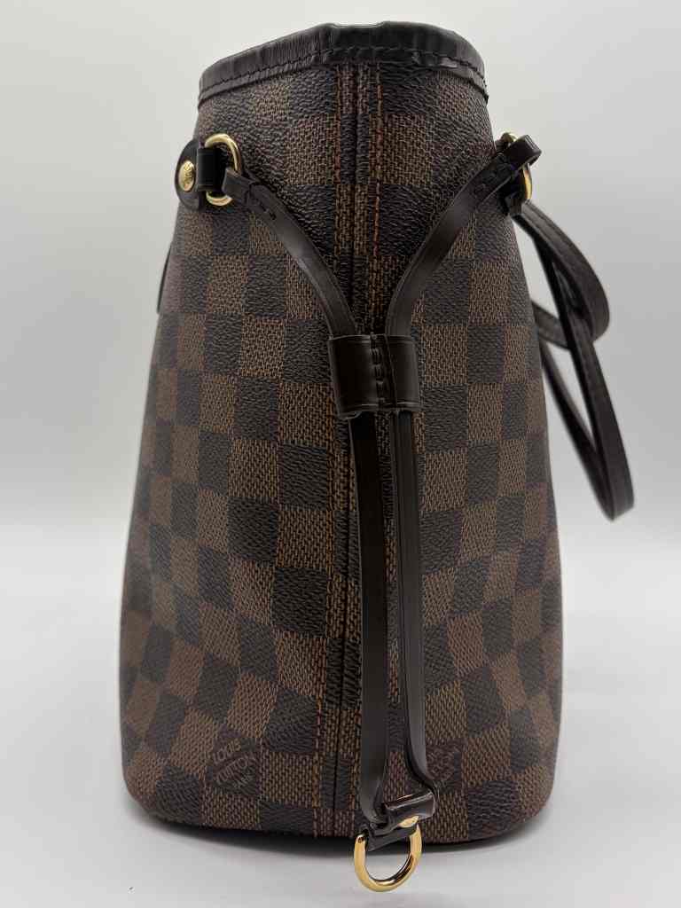 LOUIS VUITTON Handbag