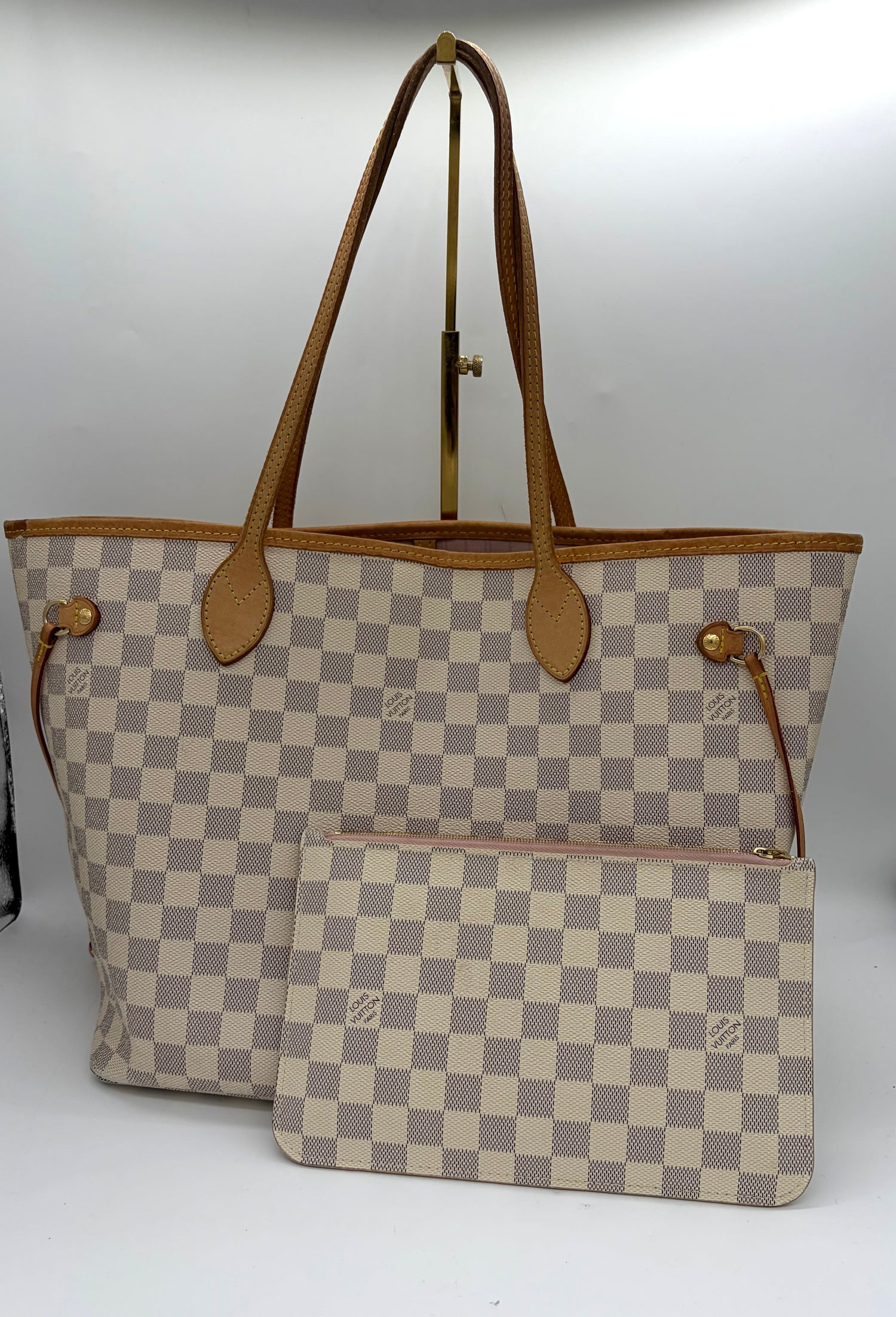 LOUIS VUITTON Fair / Well-Loved: Item shows wear Handbag