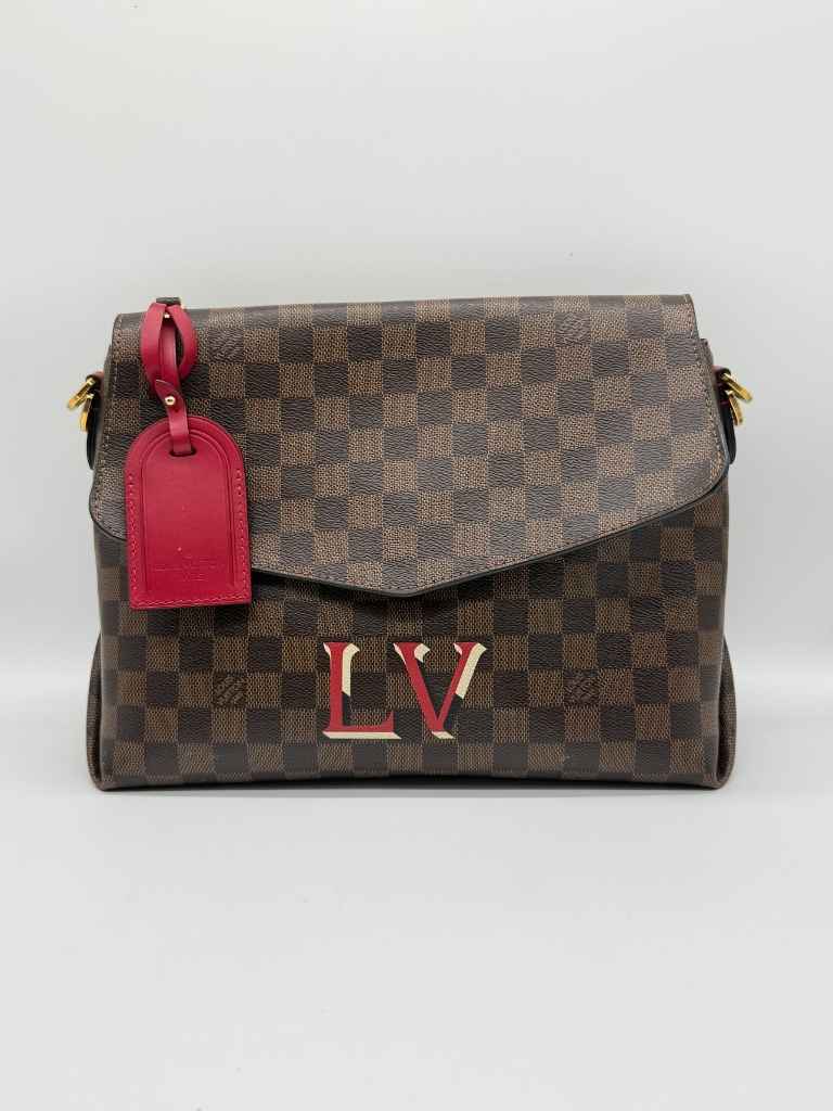 LOUIS VUITTON Handbag