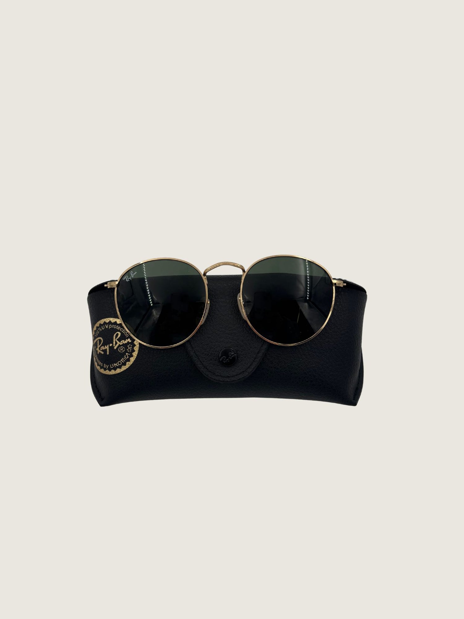 RAY BAN Excellent: This item is gently used Sunglasses