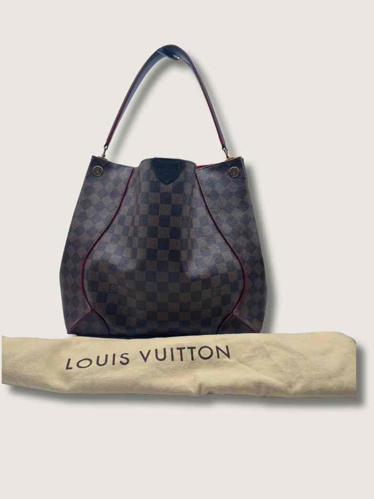 LOUIS VUITTON Handbag