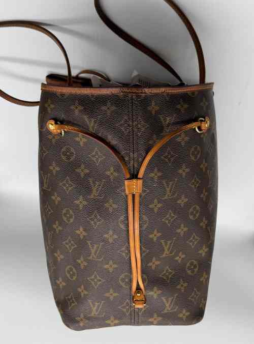 LOUIS VUITTON Good: Item has clear signs of wear Handbag