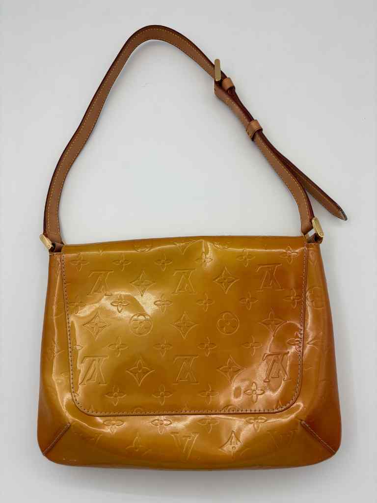 LOUIS VUITTON Handbag